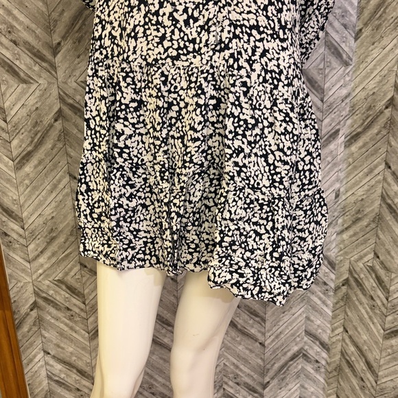 Zara Black White Print V-Neck Ruffle Bottom Shift mini Dress medium - Picture 6 of 8